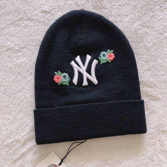 NWT Authentic Limited Gucci X NFL Wool Knit Winter Hat w/ Floral Embroidery - Picture 1 of 6